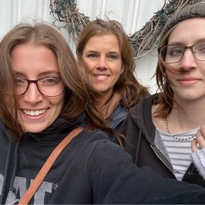 Meet your Posher, Claire